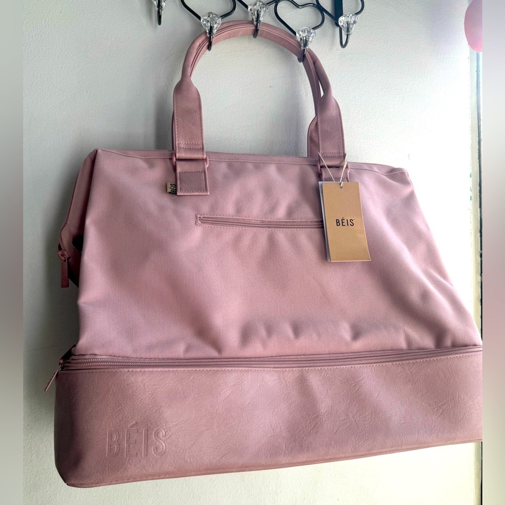 Beis The Weekender Bag - ATLAS PINK with passport set *NEW! NWT! NEVER USED*